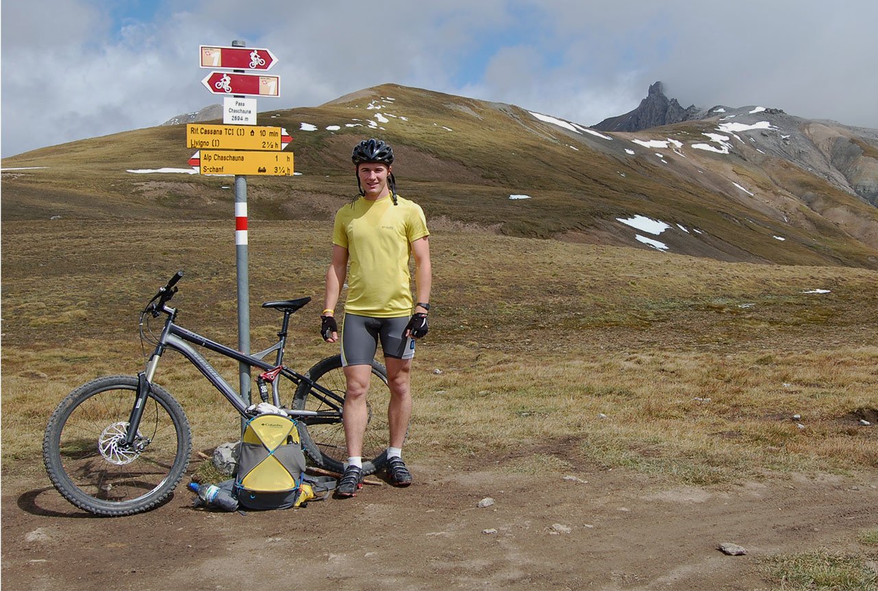 pass_chaschauna_switzerland_mountain_biking