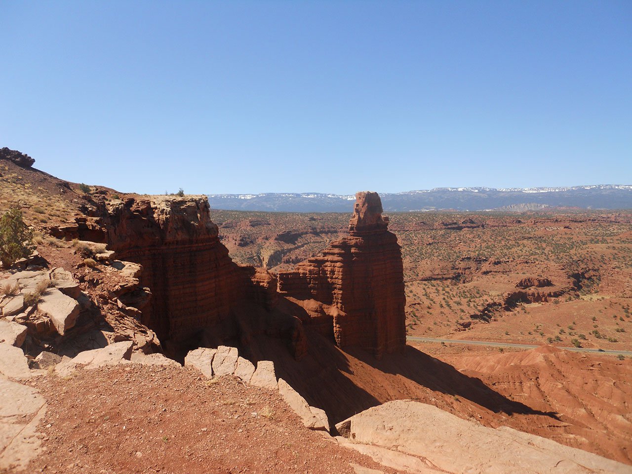 chimney_rock_capitol_reef_national_park