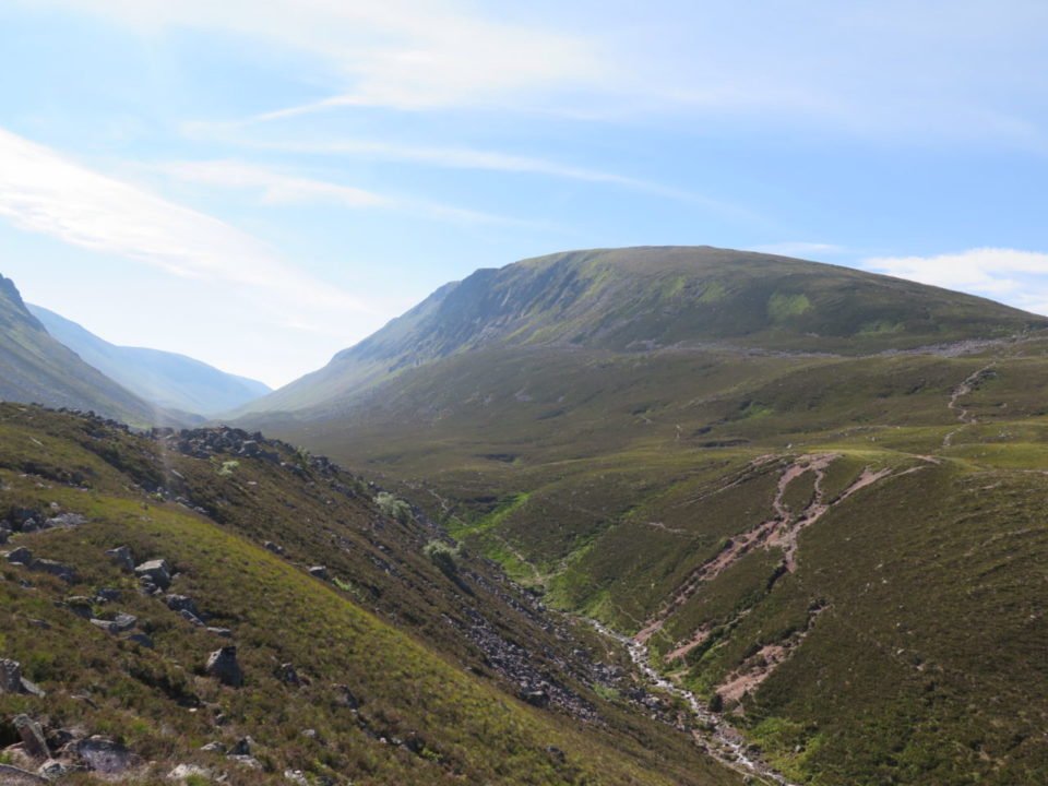 hiking_cairngorms_scotland