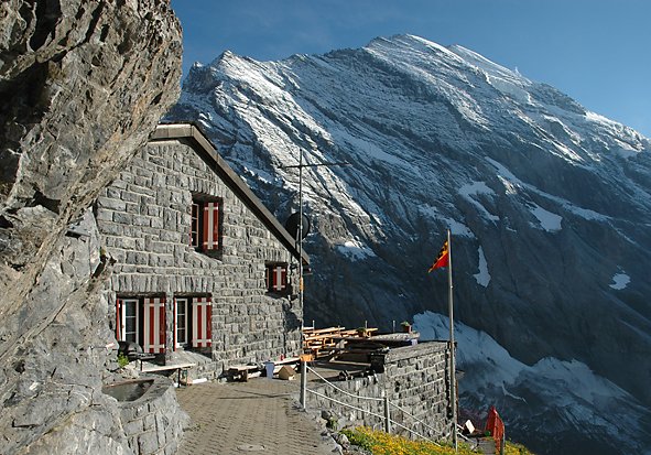 mountain_hut_kandersteg_switzerland_gspaltenhornhuette