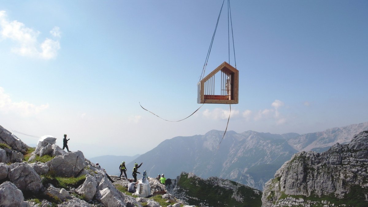 ofis_alpine_shelter_anze_cokl_lowering