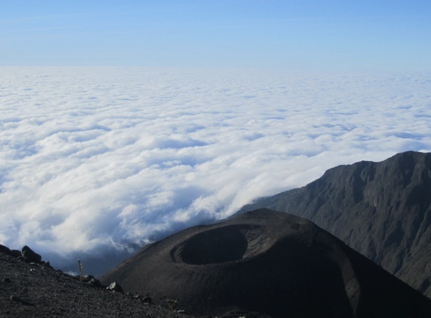 tanzania_mt_meru_clouds