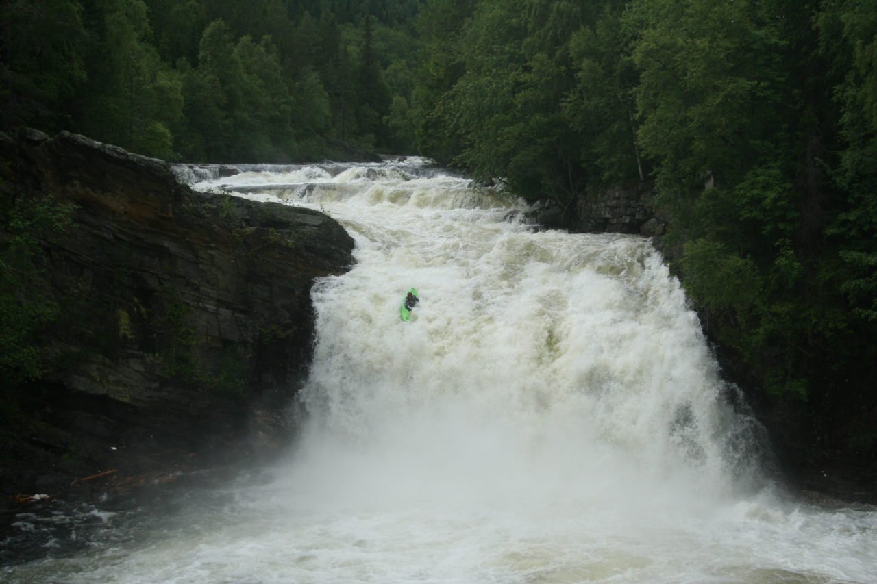 dagger_kayak_nomad_nick_bennett