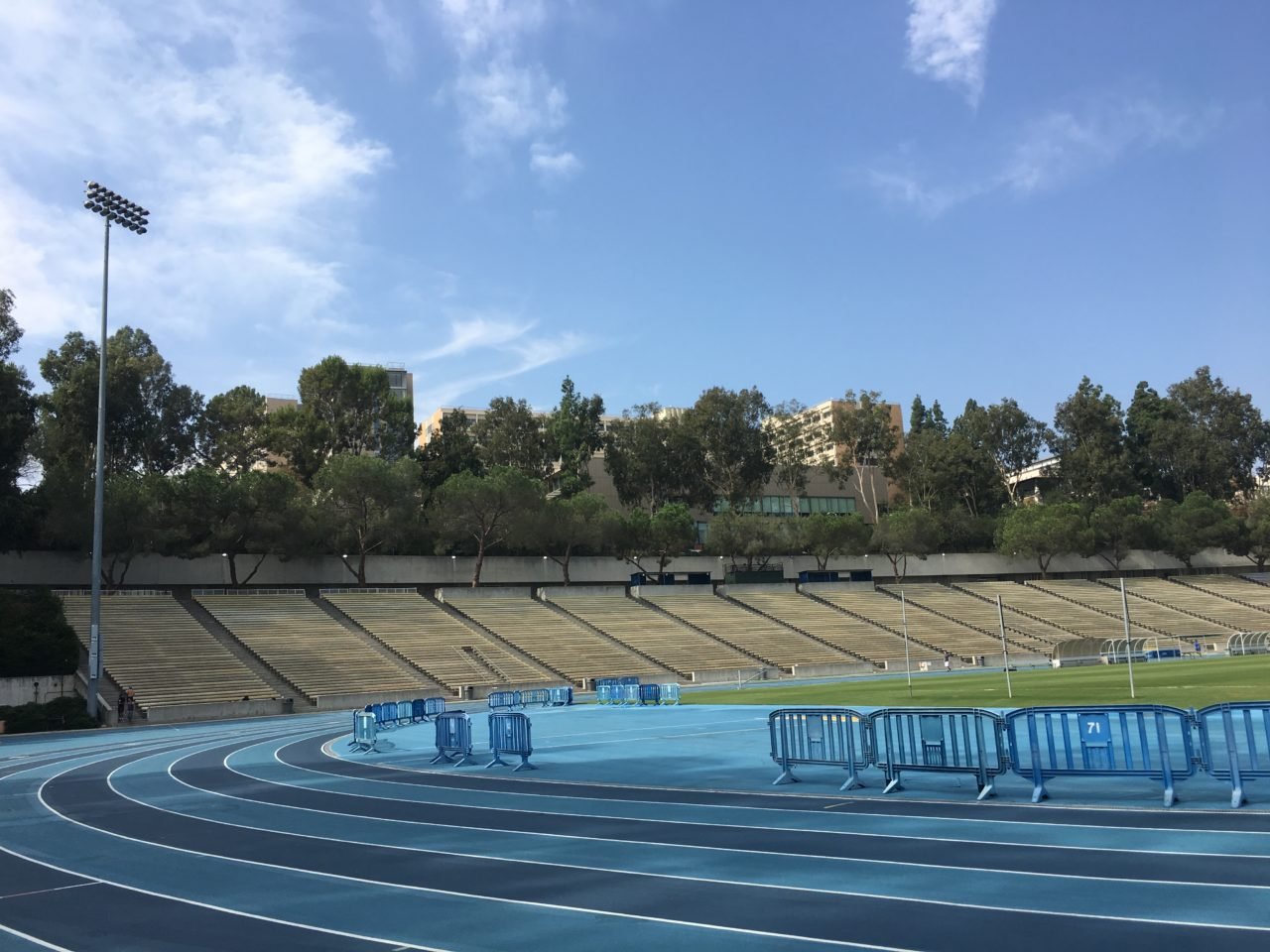 ucla_running_track_bend_drake_stadium
