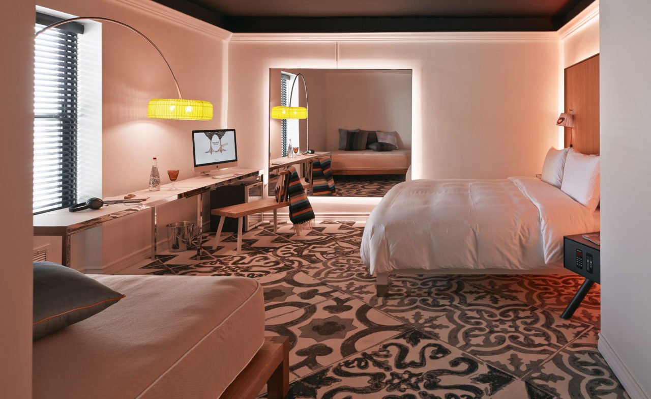 mama_shelter_los_angeles_hollywood_hotel_bedroom