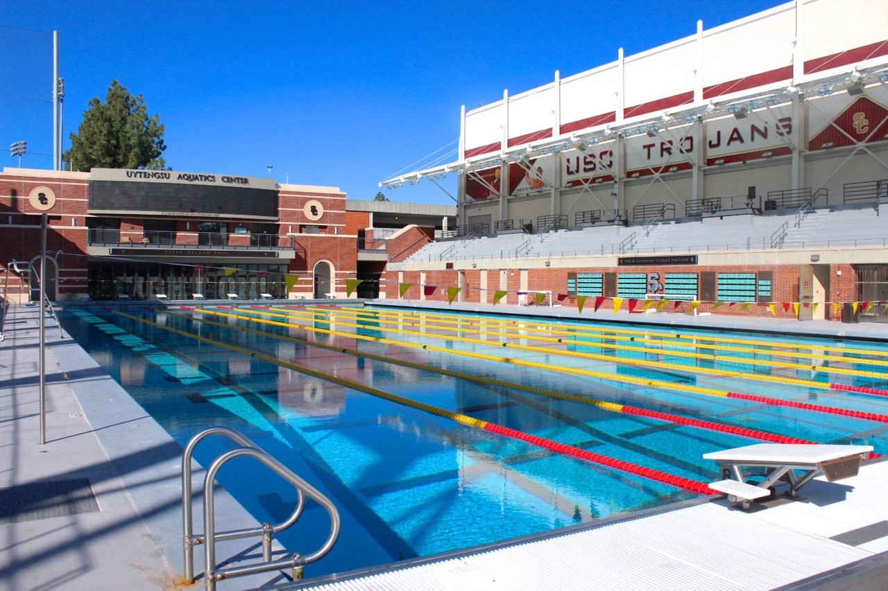 usc_lyon_pool_side