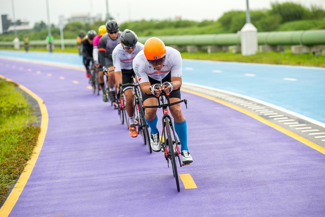 happy_healthy_bike_lane_bangkok_purple_lane
